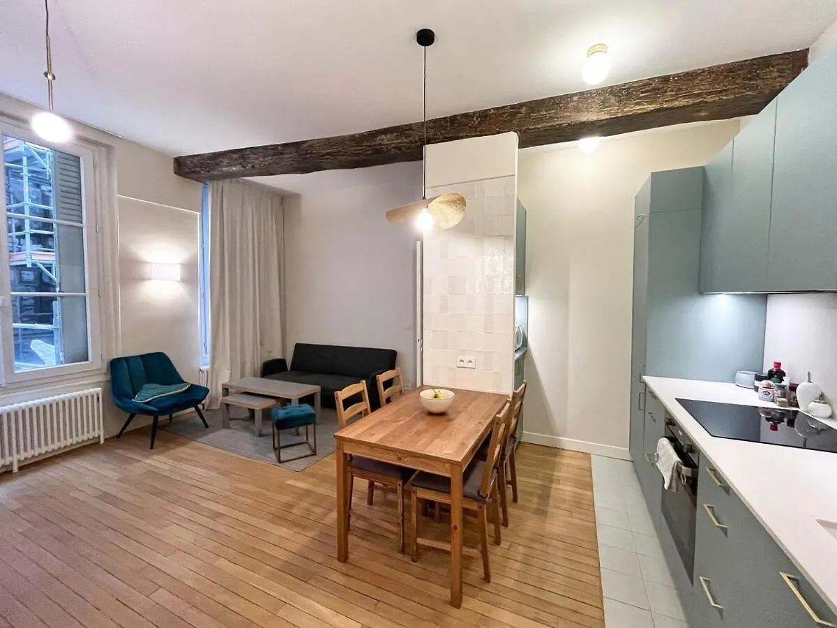 Bel Renove Dans Le Marais Paris