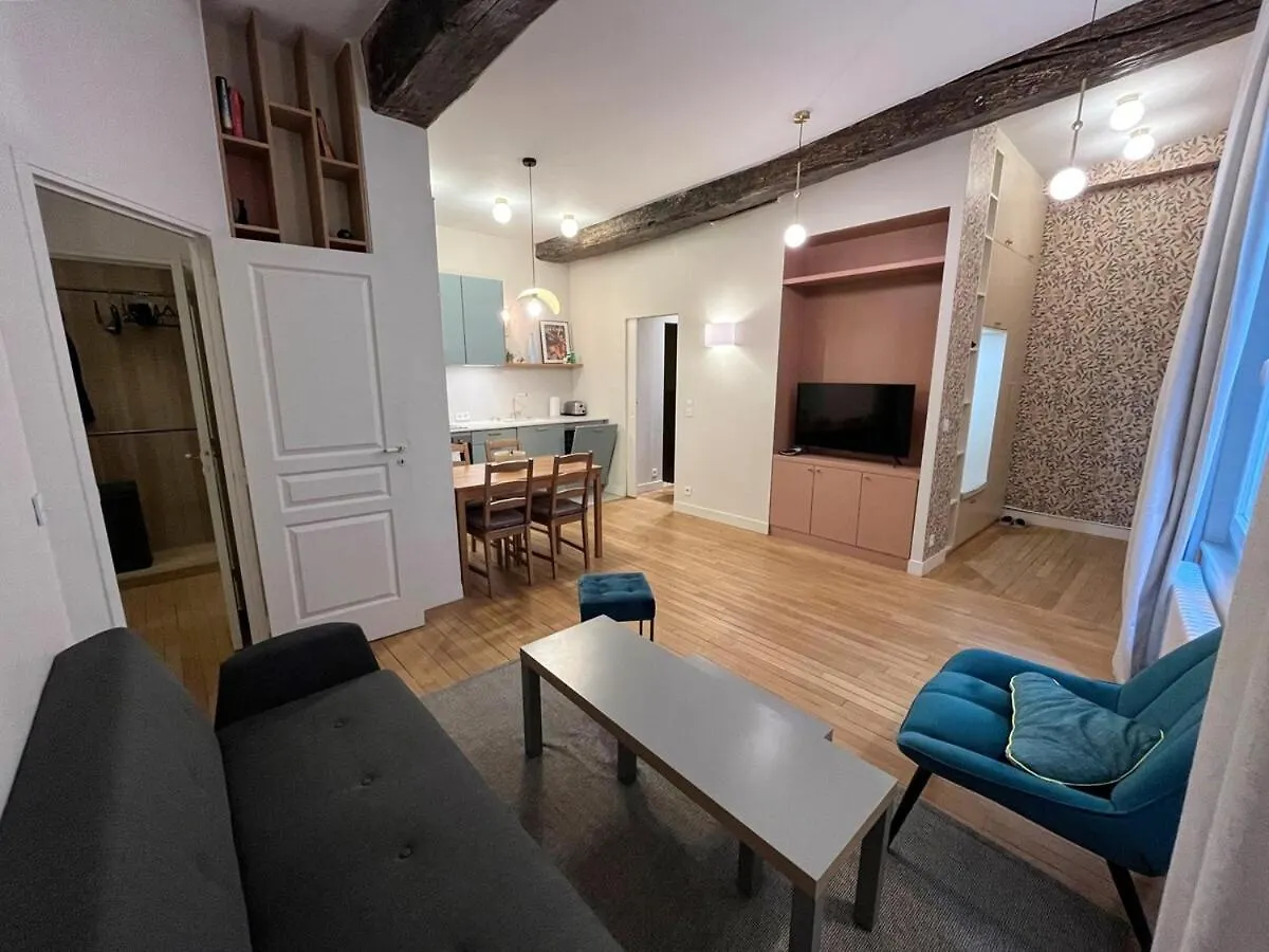 Bel Renove Dans Le Marais Apartment Paris